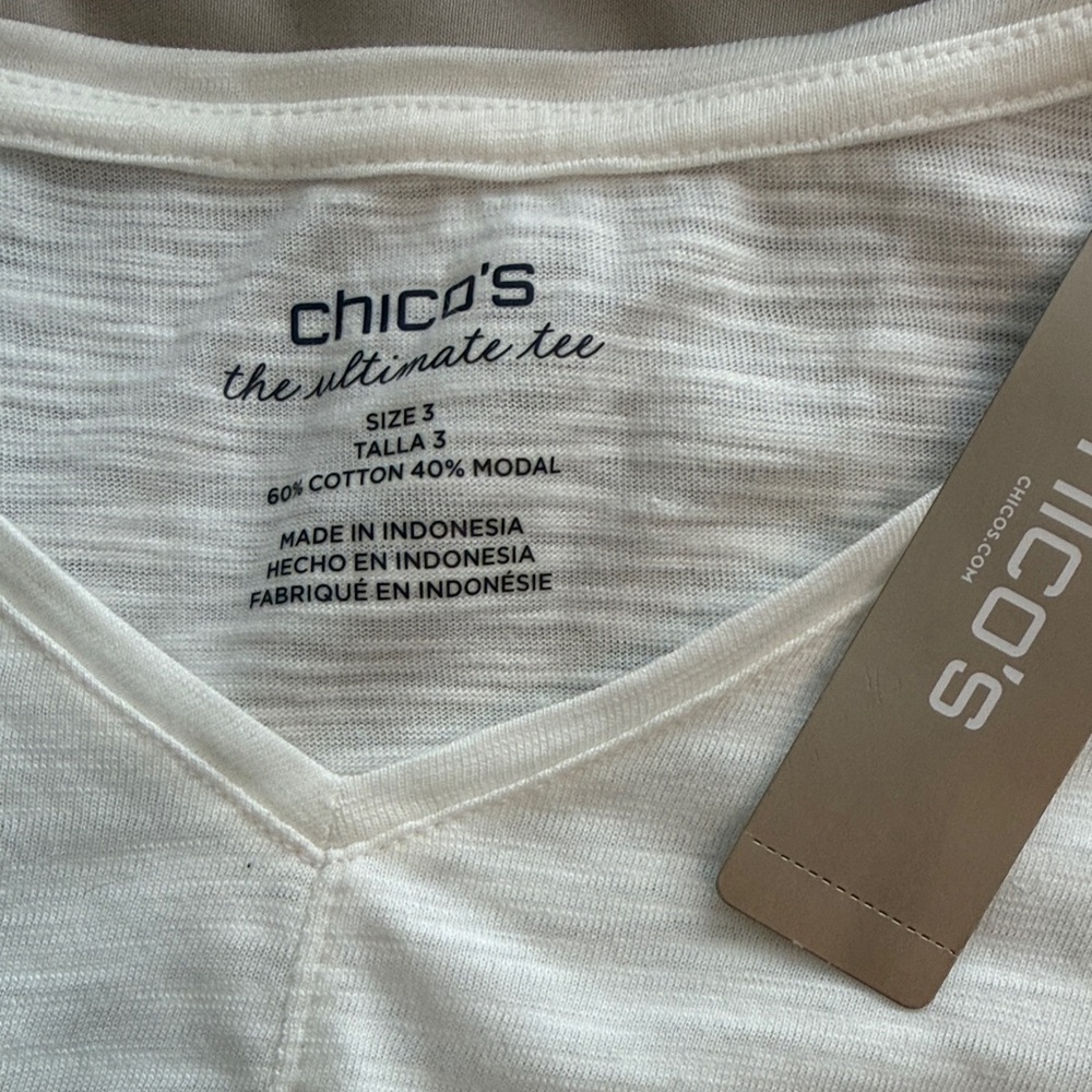 Chico's White V-Neck Long Sleeve Lightweight Top - Picture 4 of 5